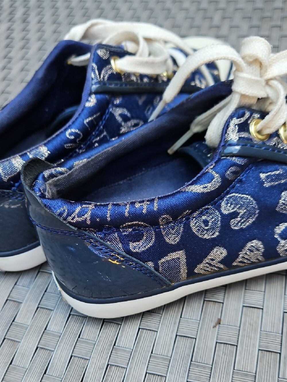 Coach Navy Denim Graphic Metallic Lace-Up Sneakers with White Accents Size 7B - Picture 16 of 17